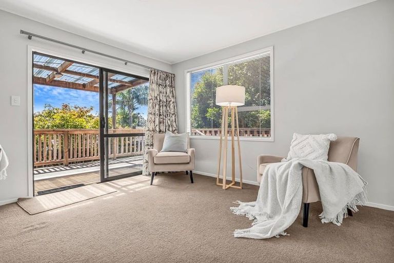 Photo of property in 7 Panzic Place, Glen Eden, Auckland, 0602