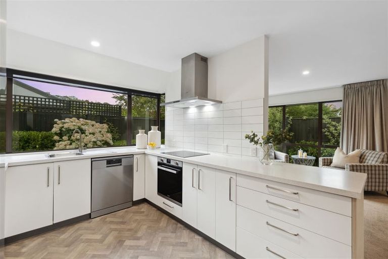 Photo of property in 14 Lascelles Street, Saint Martins, Christchurch, 8022