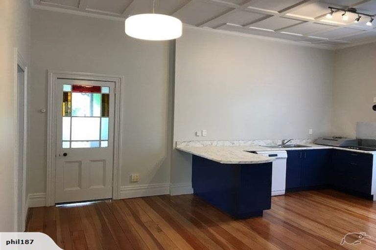 Photo of property in 135 Carlyle Street, Napier South, Napier, 4110