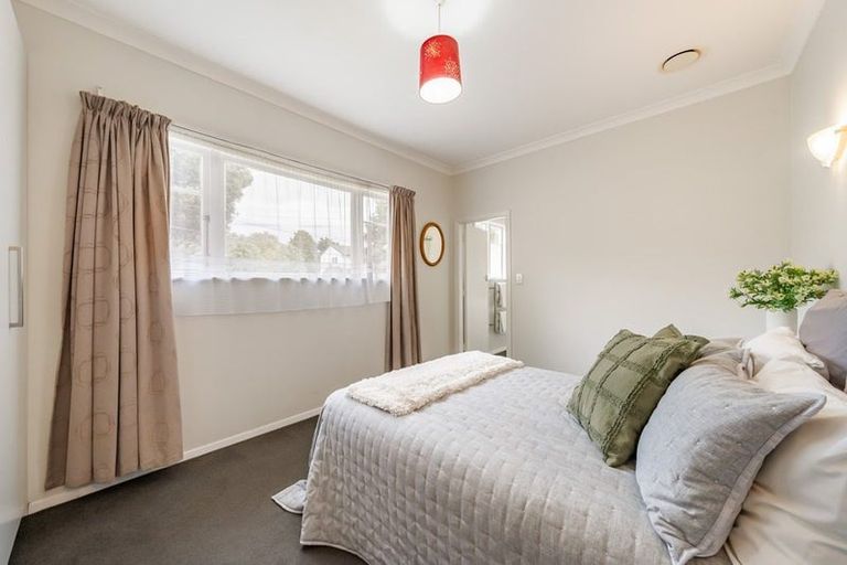 Photo of property in 2 Wood Street, Wallaceville, Upper Hutt, 5018