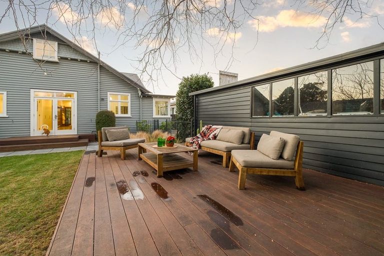Photo of property in 86 Saint Martins Road, Saint Martins, Christchurch, 8022