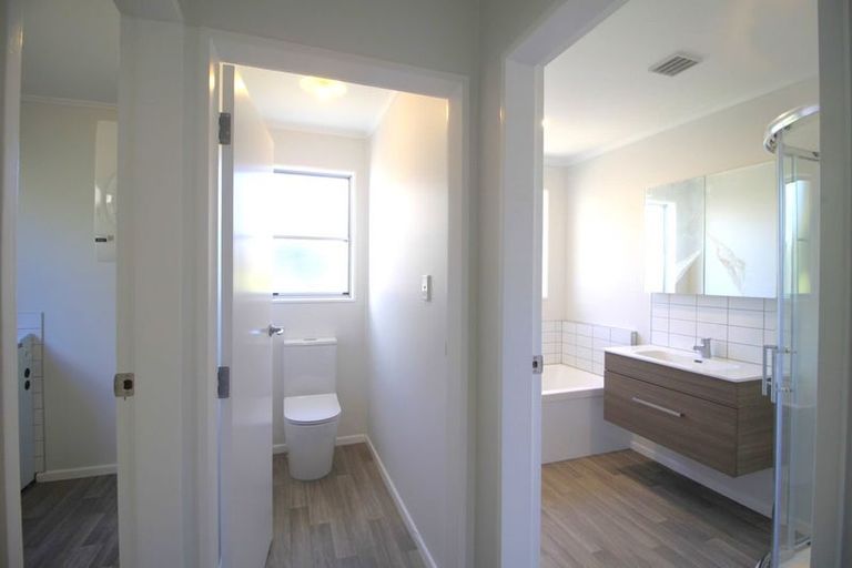 Photo of property in 97 Glanmire Road, Newlands, Wellington, 6037