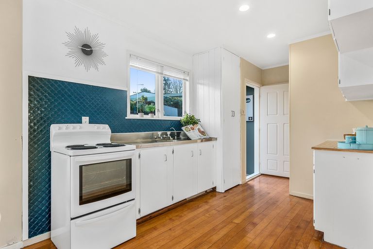 Photo of property in 21 Tagor Street, Glen Eden, Auckland, 0602