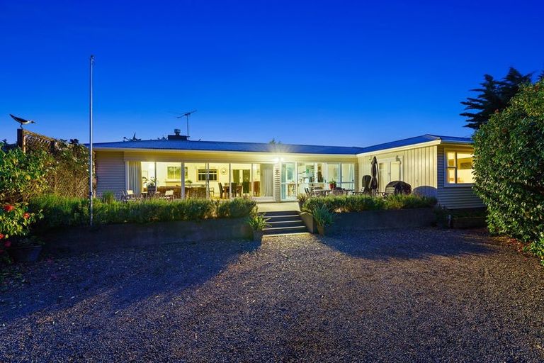 Photo of property in 29 Hona Street, Waikanae Beach, Waikanae, 5036
