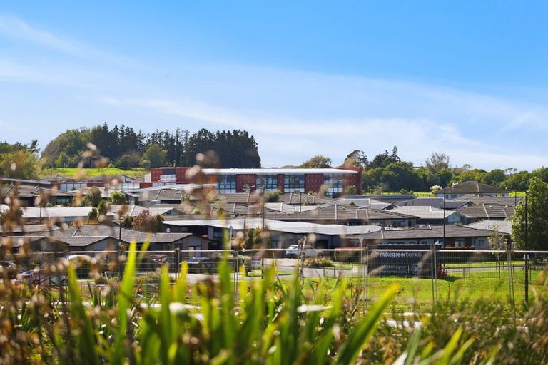 Photo of property in 25 Tuuhura Road, Pukekohe, 2120