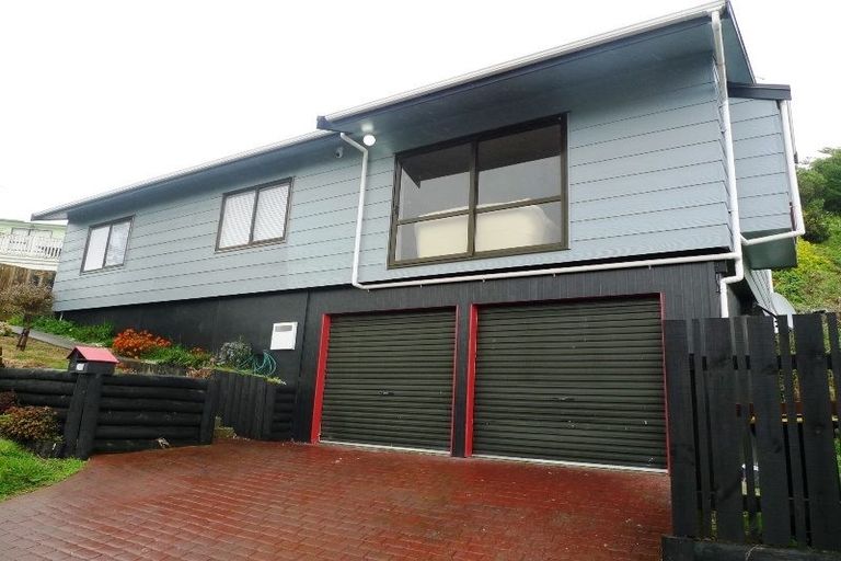 Photo of property in 31b Fitzpatrick Street, Newlands, Wellington, 6037