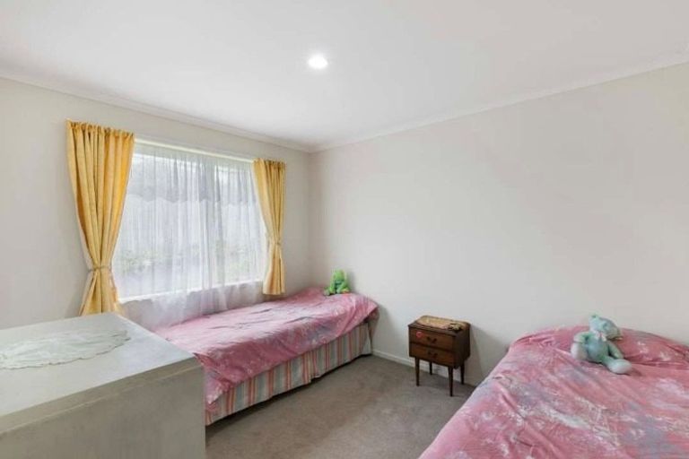 Photo of property in 37 Cabeleigh Drive, Helensville, 0800
