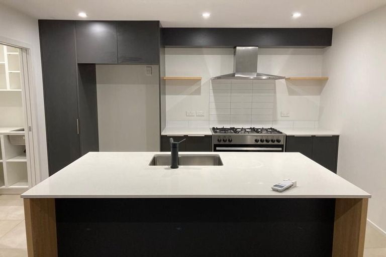 Photo of property in 4/60 Hayfield Way, Karaka, Papakura, 2580