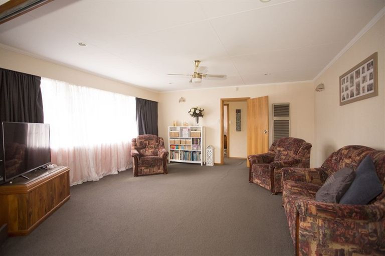 Photo of property in 2 Oban Place, Awapuni, Palmerston North, 4412