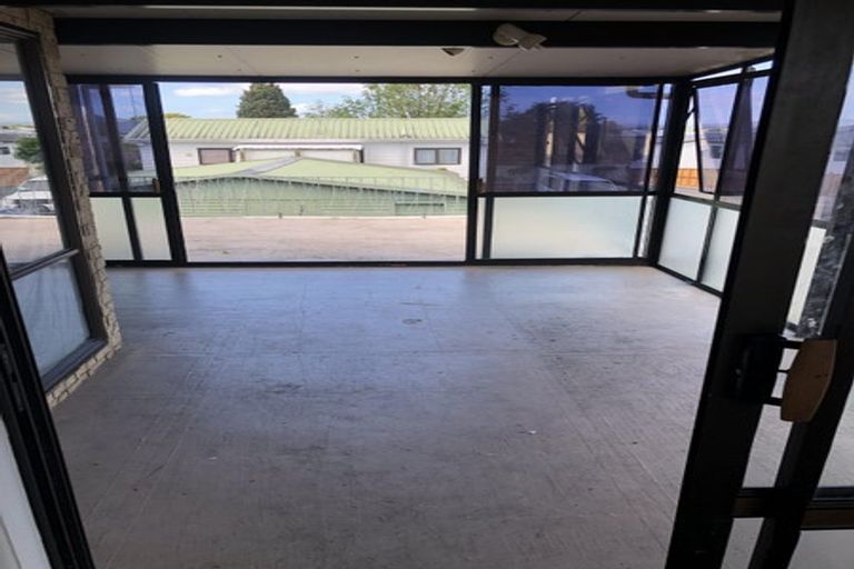 Photo of property in 20 Christmas Road, Manurewa, Auckland, 2102