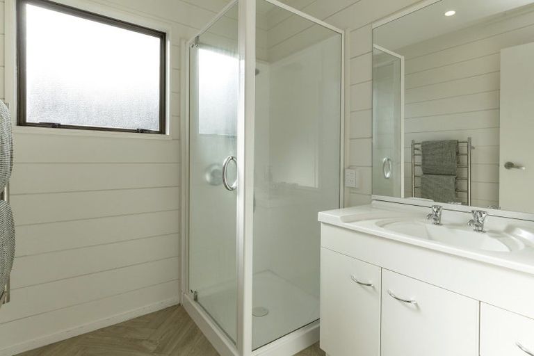 Photo of property in 12 Golders Place, Richmond Heights, Taupo, 3330