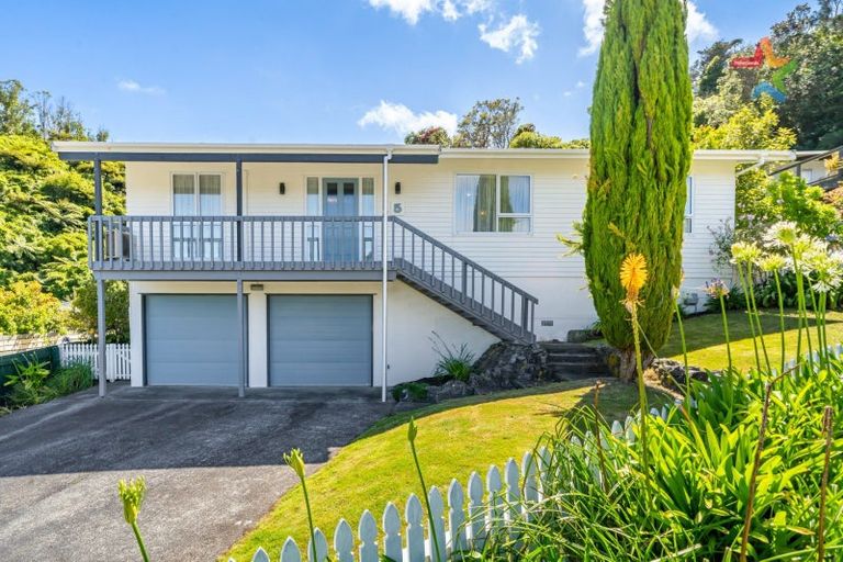 Photo of property in 5 Ruth Grove, Karori, Wellington, 6012