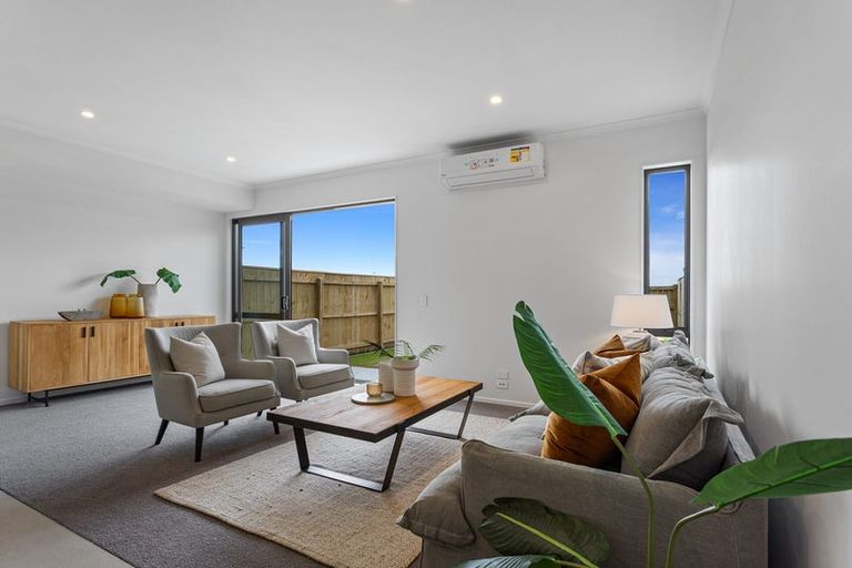 Photo of property in 84 Symes Drive, Red Beach, 0932