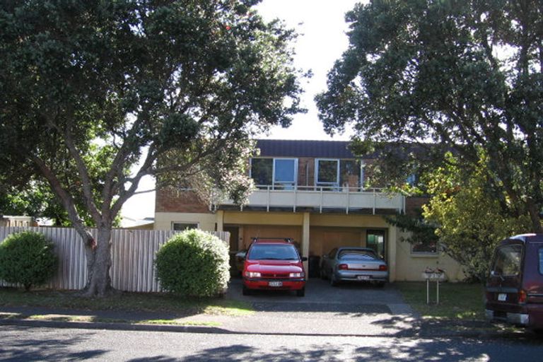 Photo of property in 3/5 Glen Road, Browns Bay, Auckland, 0630