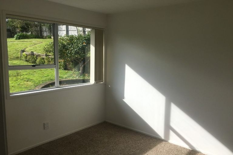 Photo of property in 8 Skyla Place, Massey, Auckland, 0614