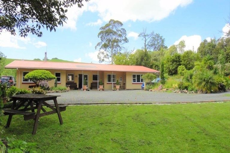 Photo of property in 931 State Highway 1, Oakleigh, Whangarei, 0171