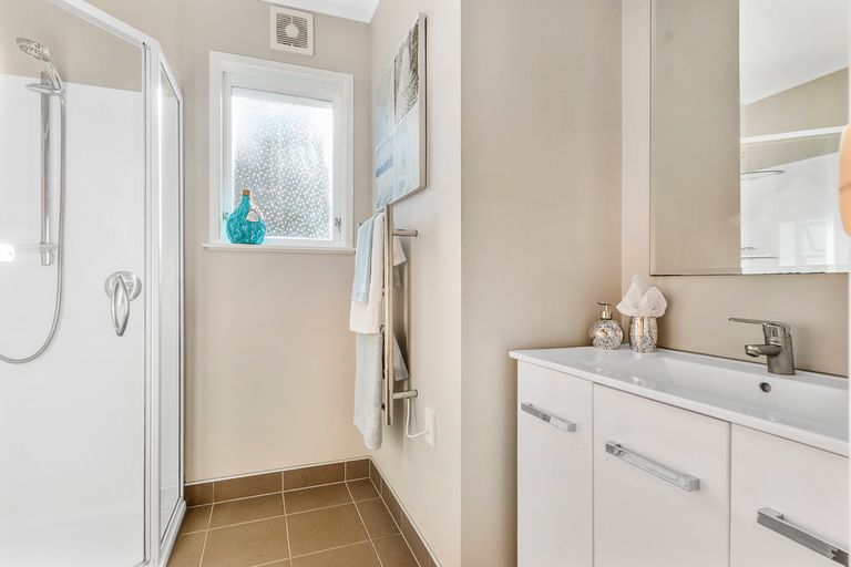 Photo of property in 21 Tagor Street, Glen Eden, Auckland, 0602