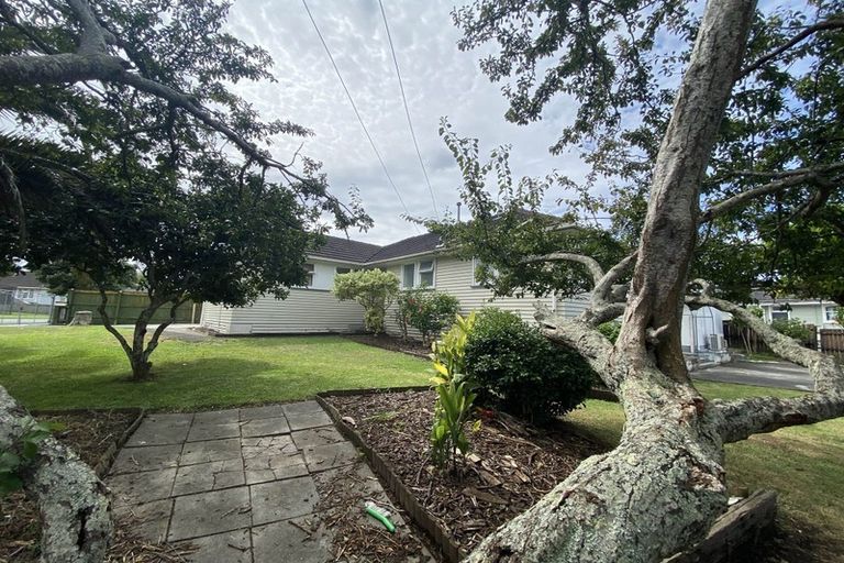Photo of property in 16 Sandbrook Avenue, Otara, Auckland, 2023