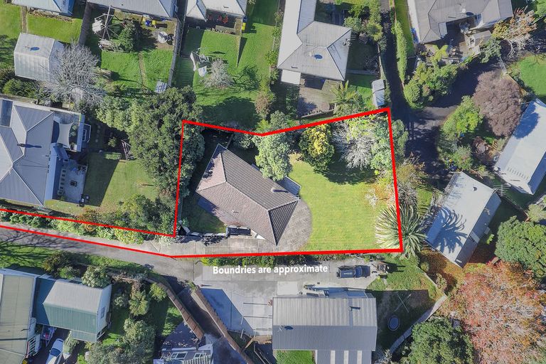Photo of property in 21 Tagor Street, Glen Eden, Auckland, 0602