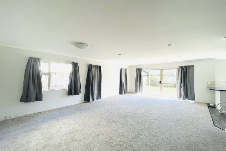 Photo of property in 3 Dione Place, Flat Bush, Auckland, 2016