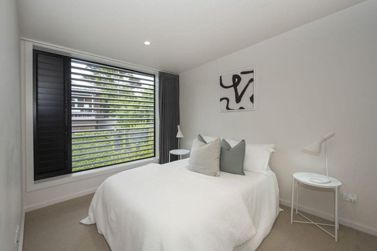 Photo of property in 1a/3 Park Rise, Campbells Bay, Auckland, 0630