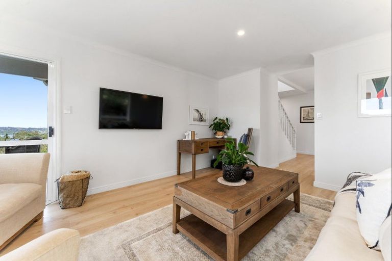 Photo of property in 6 Puriri Place, Sandspit, Warkworth, 0982