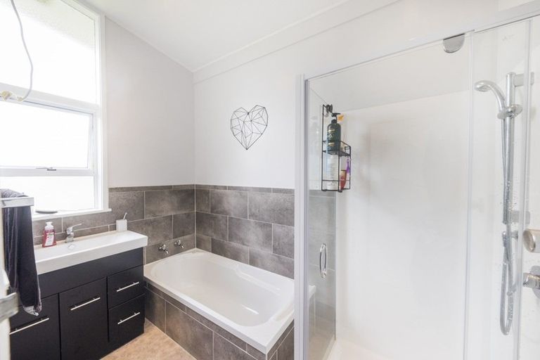 Photo of property in 43 Paisley Street, Awapuni, Palmerston North, 4412