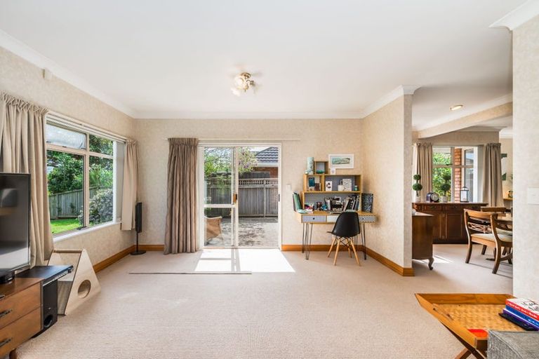 Photo of property in 1 Greenaway Road, Waikanae, 5036