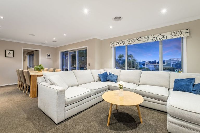 Photo of property in 17 Dusky Crescent, Aotea, Porirua, 5024