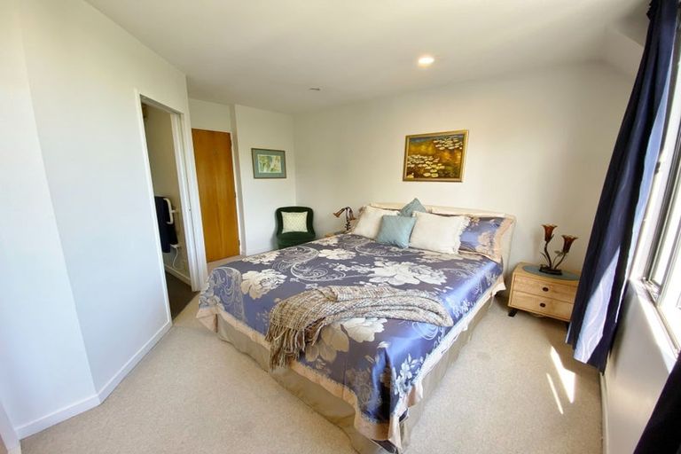 Photo of property in 7 Oakford Close, Riccarton, Christchurch, 8011