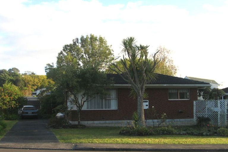 Photo of property in 1/72 Moore Street, Hillcrest, Auckland, 0627