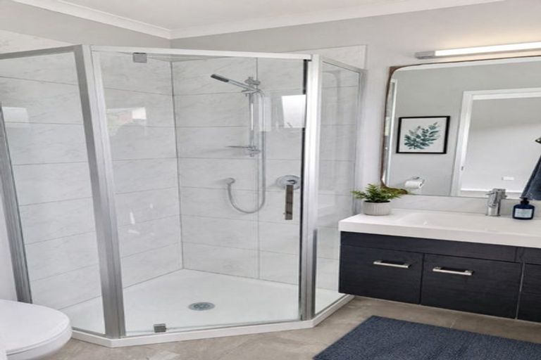 Photo of property in 114a Discovery Drive, Whitby, Porirua, 5024