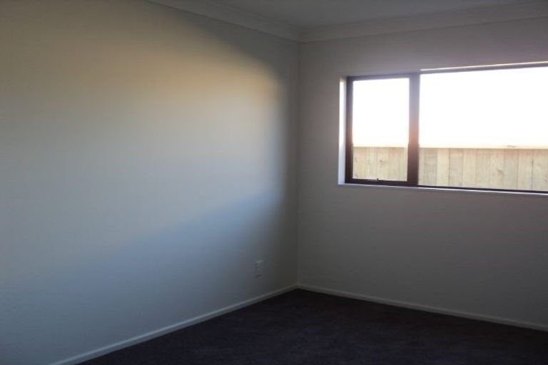 Photo of property in 32 Moonsail Drive, Whitby, Porirua, 5024