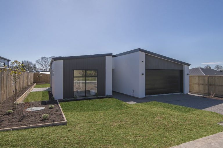 Photo of property in 11 Withers Crescent, Halswell, Christchurch, 8025