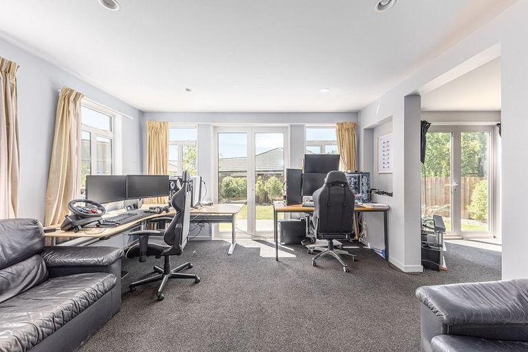 Photo of property in 12 Mica Place, Northwood, Christchurch, 8051