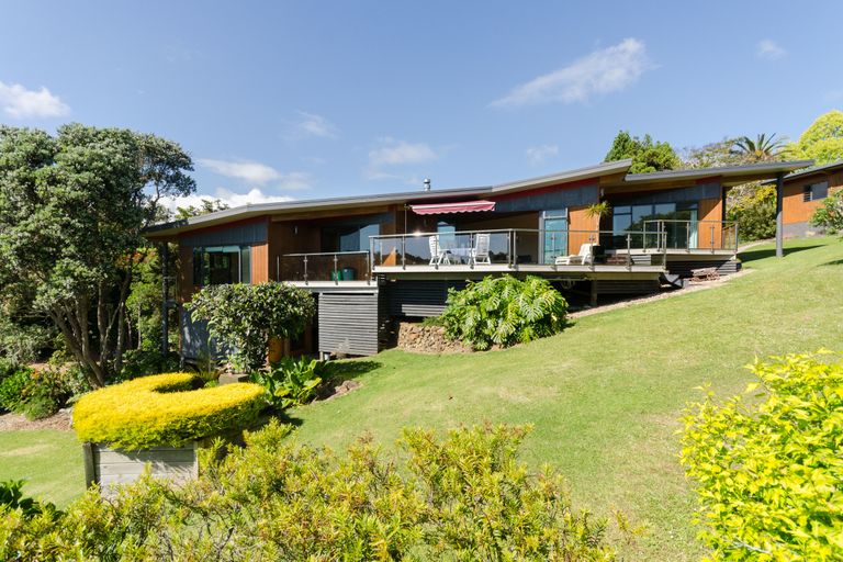 Photo of property in 106 Kemp Road, Massey, Auckland, 0614