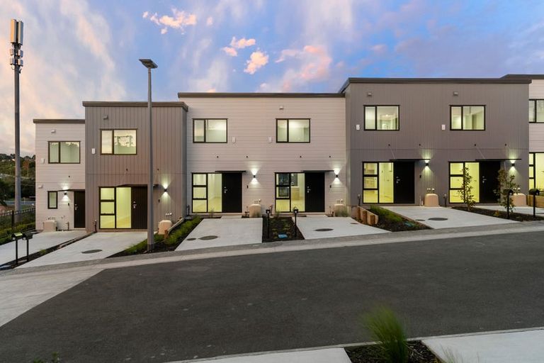 Photo of property in 15 Awhi Lane, Massey, 0614
