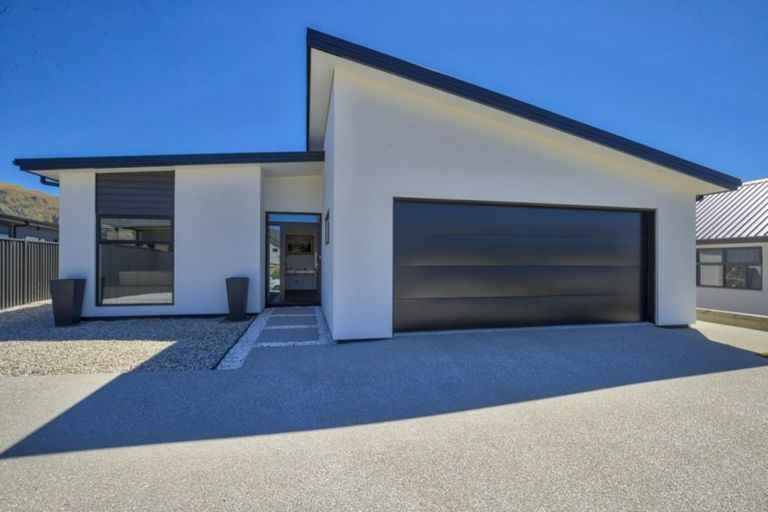 Photo of property in 81 Infinity Drive, Wanaka, 9305