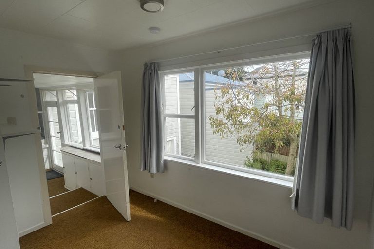 Photo of property in 19 Myrtle Crescent, Mount Cook, Wellington, 6021