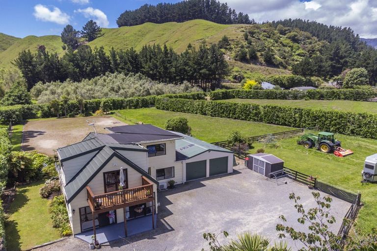 Photo of property in 244 Waitohu Valley Road, Otaki, 5583