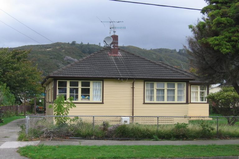 Photo of property in 24 Pearce Crescent, Taita, Lower Hutt, 5011