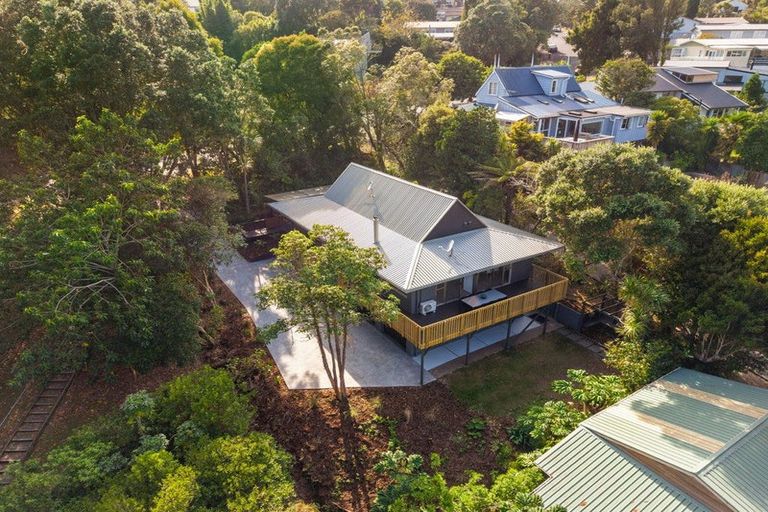 Photo of property in 32 Rosecamp Road, Beach Haven, Auckland, 0626