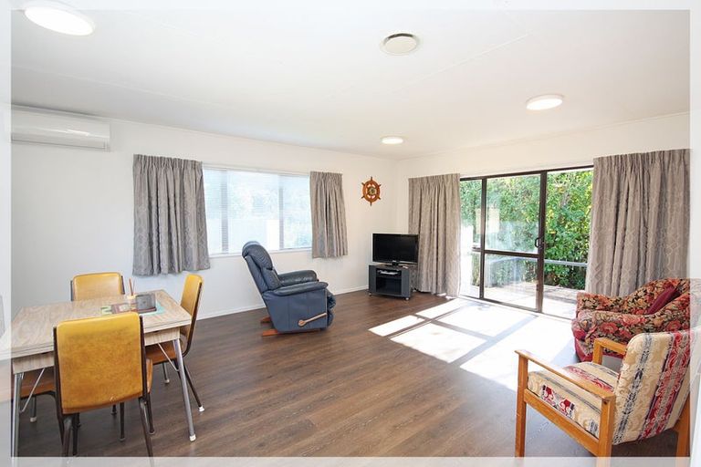 Photo of property in 3a Dale Road, Raumati South, Paraparaumu, 5032