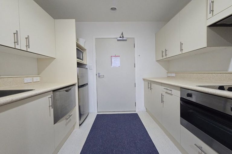 Photo of property in Terrace Heights Apartments, 2/163p The Terrace, Wellington Central, Wellington, 6011