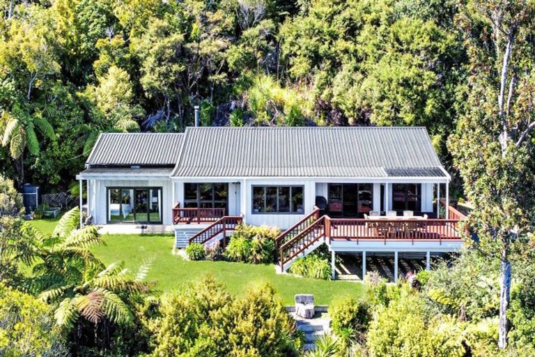 Photo of property in 8344c State Highway 35, Whanarua Bay, Te Kaha, 3199