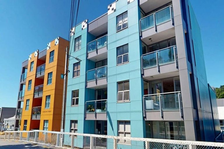 Photo of property in 4h/1 Hanson Street, Mount Cook, Wellington, 6021