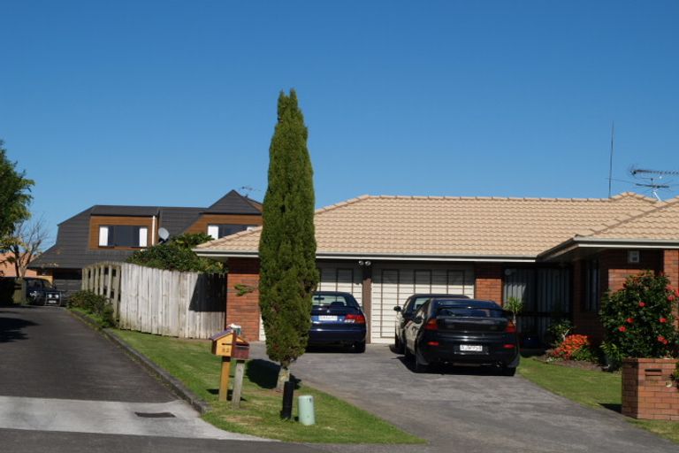 Photo of property in 1/52 Orangewood Drive, Northpark, Auckland, 2013