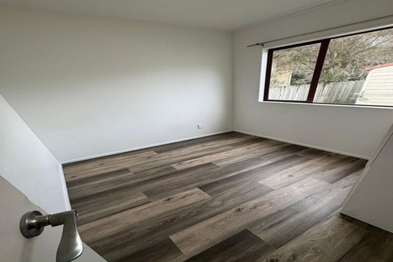 Photo of property in 109 Seymour Road, Sunnyvale, Auckland, 0612