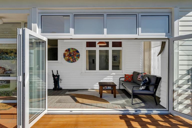 Photo of property in 35 College Street, College Estate, Whanganui, 4500