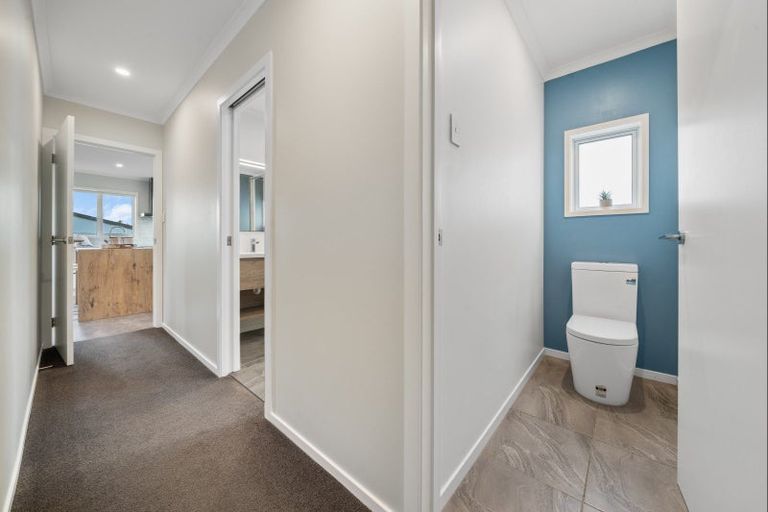 Photo of property in 13e York Crescent, Westown, New Plymouth, 4310